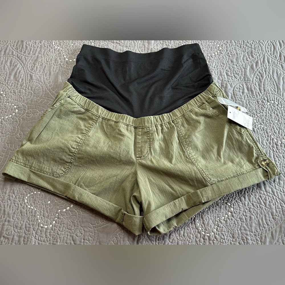 Sonoma Women’s Maternity Army Botle Shorts NWT Size XL Maternity